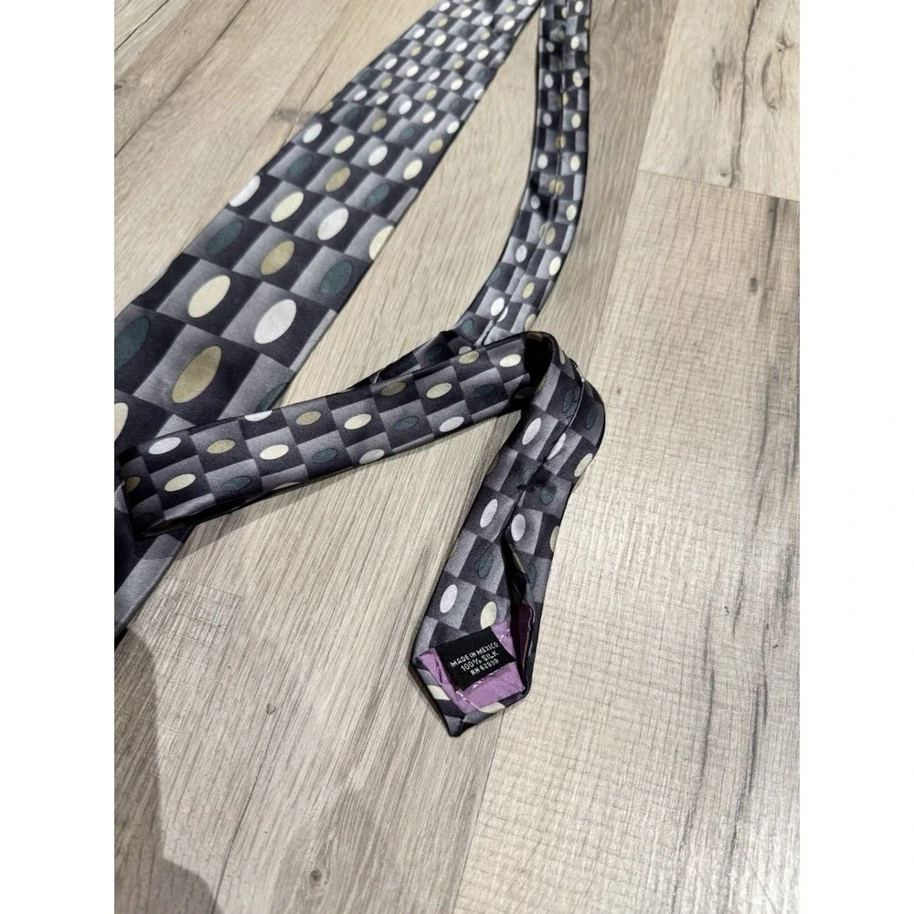 Jimmy V 100% Silk Gray/Black Geometric Abstract Woven Logo Men's Tie